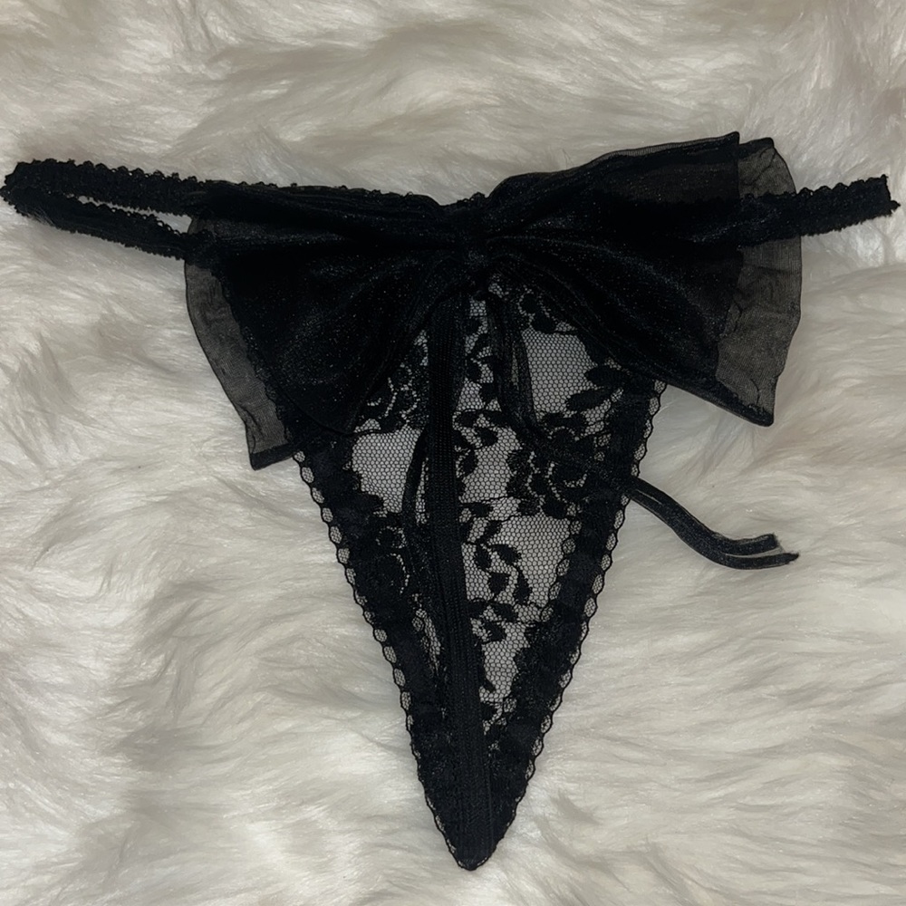 Lace G-String - Picture 2 of 4